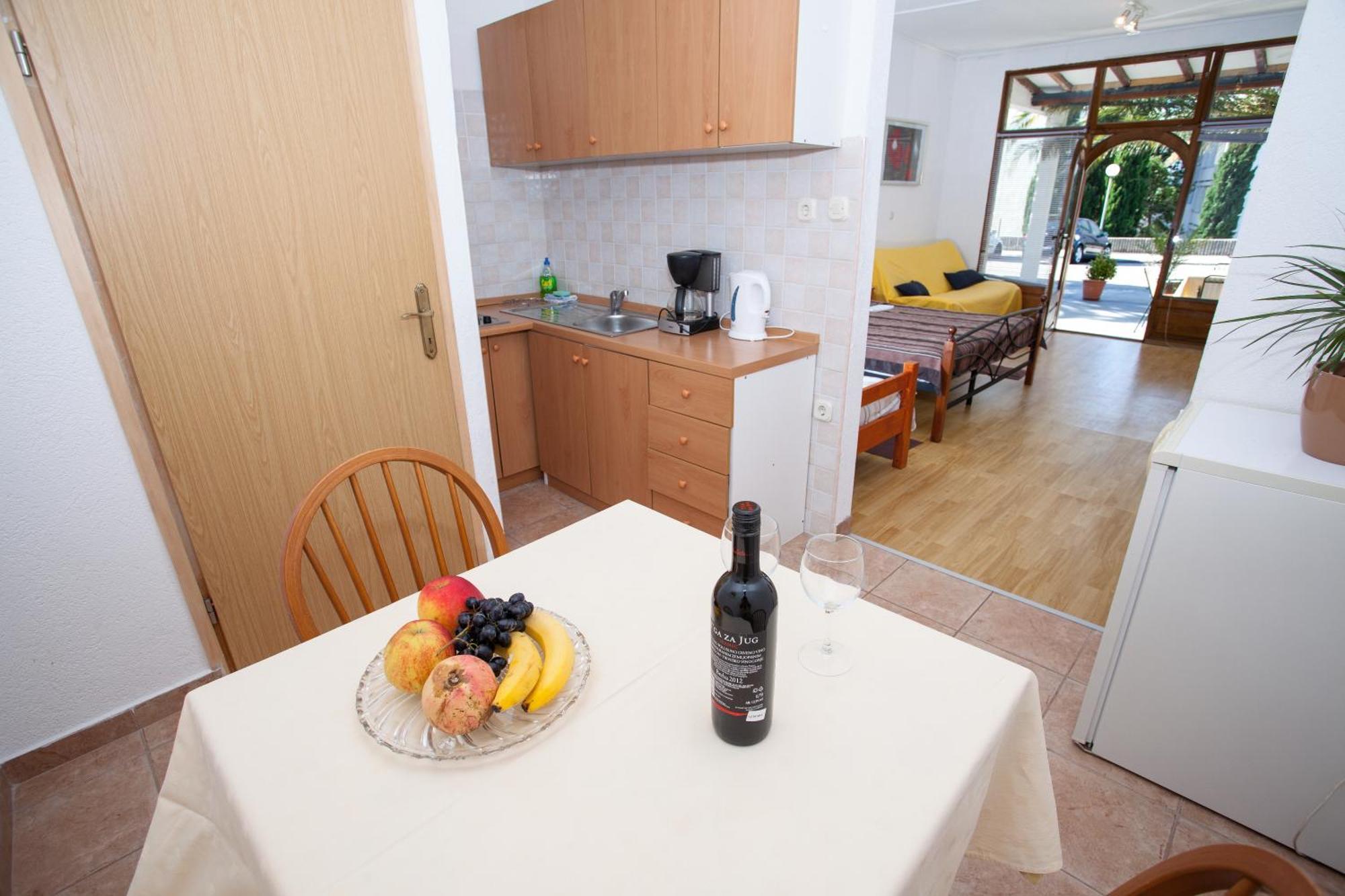 Apartments Kovacic Макарська Номер фото